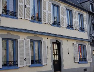 Three-Bedroom Townhouse