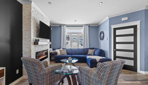 Three-Bedroom Deluxe Apartment