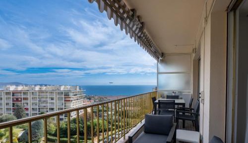Two-Bedroom Apartment with Terrace and Sea View