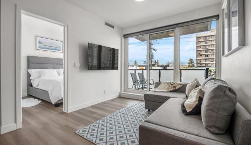 One-Bedroom Apartment with Balcony