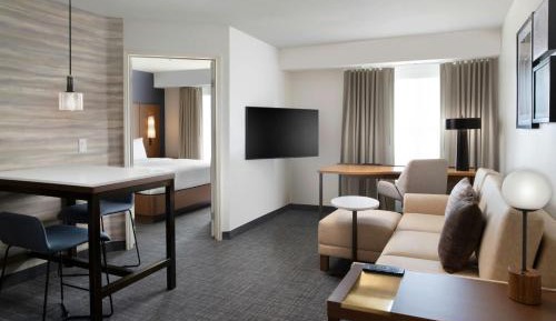 One-Bedroom King Suite