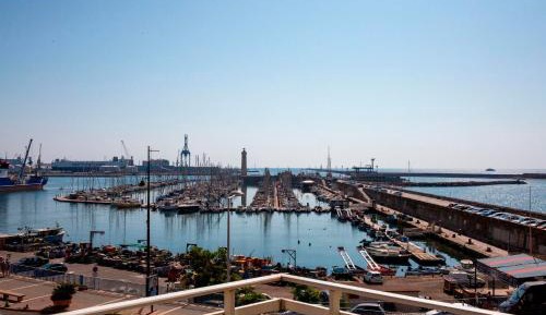 Deluxe One-Bedroom Apartment with Harbor View