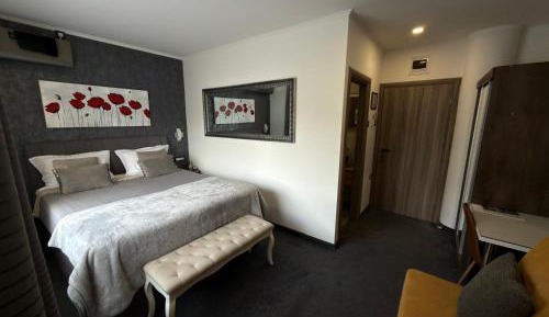 Deluxe Double Room with Extra Bed
