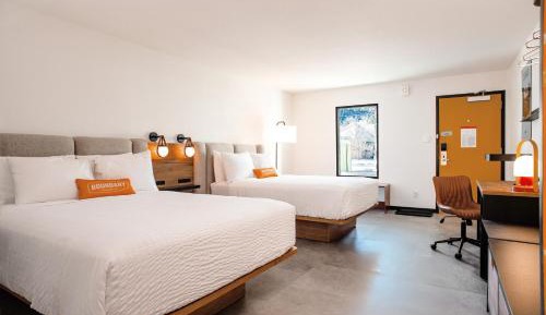 Expedition Double Queen Room