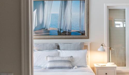 Deluxe King Suite