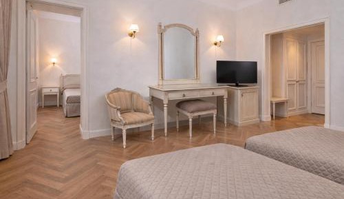 Family Suite (4 Adults)