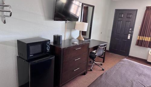 Deluxe Double Room (2 Adults + 1 Child)
