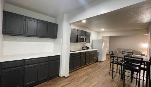 One-Bedroom Suite with One King and Two Queen Beds - Non-Smoking