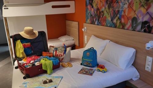1 Double Bed 2 Single Beds