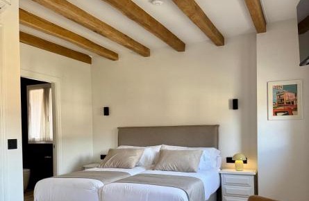 Deluxe Single Room with Balcony