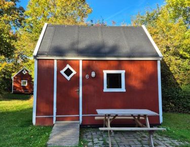 Basic Cottage with Shared Bathroom