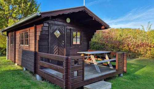 Budget Cottage with Shared Bathroom
