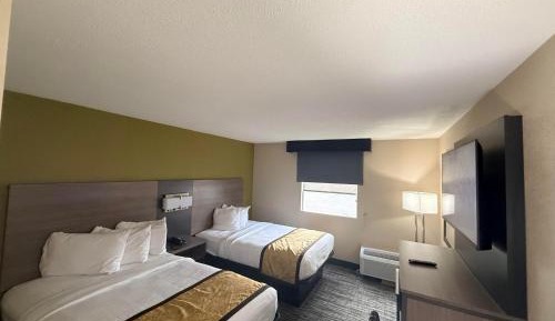 Queen Suite with Two Queen Beds - Non-Smoking