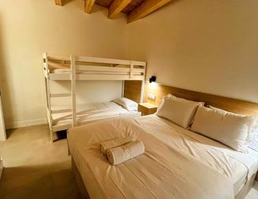 Quadruple Room with Private Bathroom