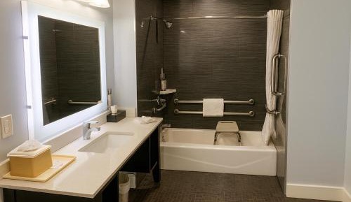 Queen Room - Disability Access