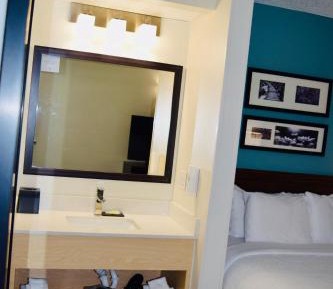 Quadruple Room with Two Queen Beds - Non Smoking