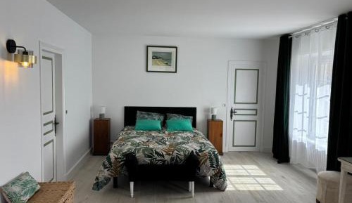 Family Room with Garden View