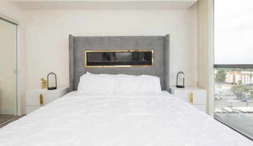 One-Bedroom Apartment with Balcony and City View