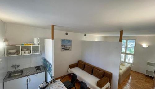 Apartment with Garden View