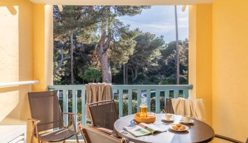 Superior One-Bedroom Apartment with Air Conditioning, Terrace or Balcony (4 People) - Garden View