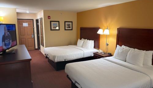 Deluxe Queen Room