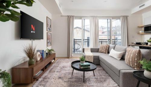 Two-Bedroom Deluxe Apartment with Balcony