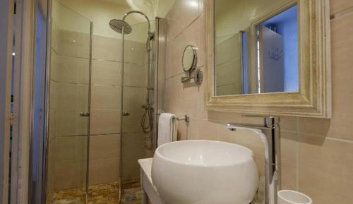Single Room - Large Bed