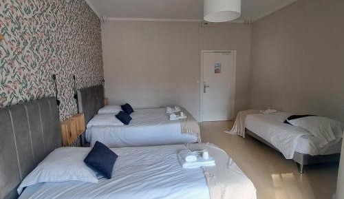 Quadruple Room with Private Bathroom
