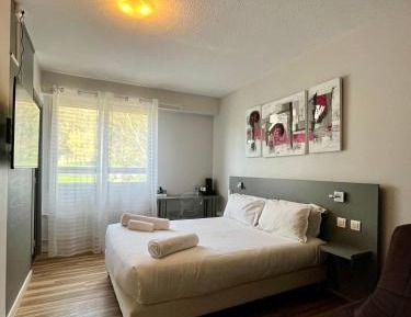 Family Room (5 Adults)