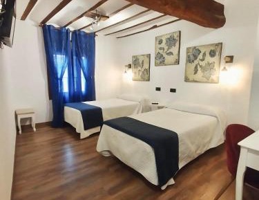Twin Room with Private Bathroom