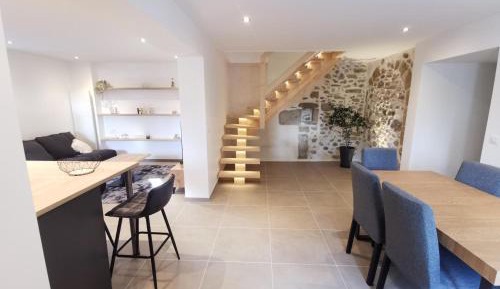 Three-Bedroom Apartment with Mountain View