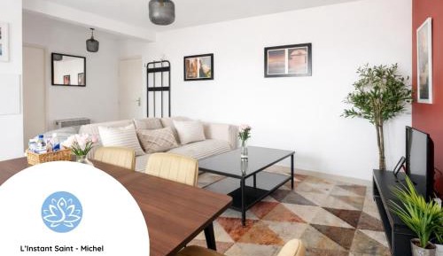Deluxe One-Bedroom Apartment with City View