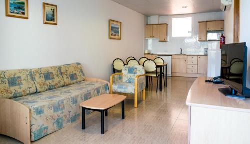 Apartment (2-4 Adults)