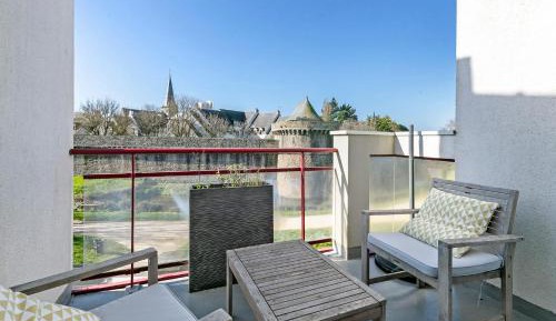 Superior One-Bedroom Apartment with Balcony