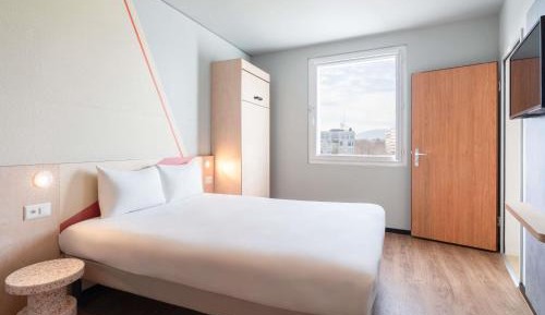Standard Double Room - Disability Access