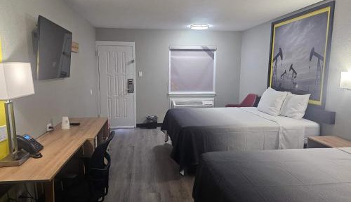 Queen Room with Two Queen Beds - Non-Smoking