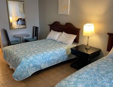 Deluxe Double Room (2 Adults + 1 Child)