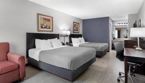 Queen Room with Two Queen Beds - Smoking