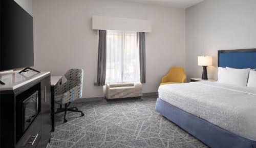 King Room with Accessible Tub - Mobility and Hearing Access/Non-Smoking
