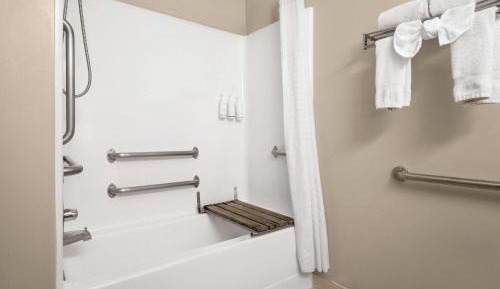 Deluxe Queen Room with Two Queen Beds -Disability Access - Non-Smoking