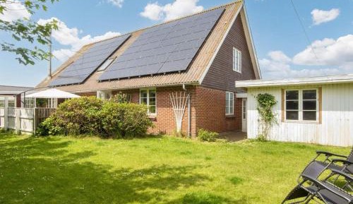 Five-Bedroom Holiday Home