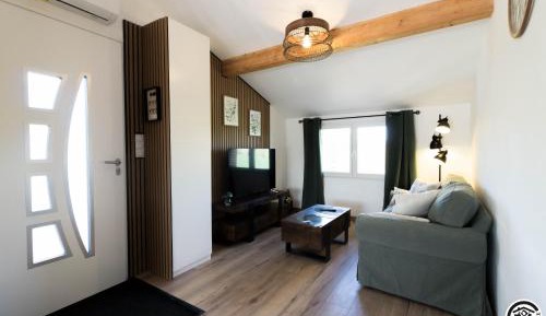 One-Bedroom Apartment with Pool View