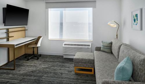 One-Bedroom King Suite with Sofa Bed and Roll-in Shower - Mobility and Hearing Accessible