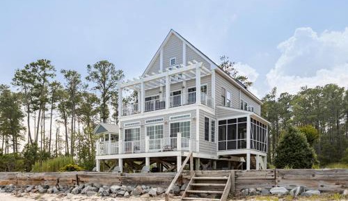 Four-Bedroom Deluxe Home - Oceanfront