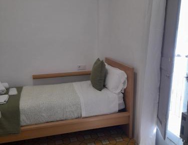 Single Room with Shared Bathroom