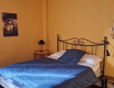 Standard Double Room with Shared Toilet