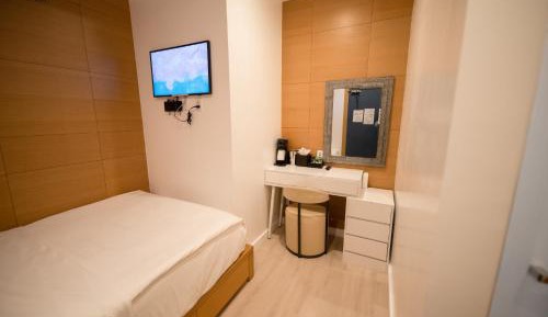 Compact Room