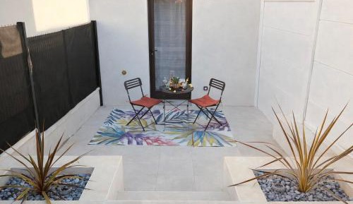 Studio Apartment