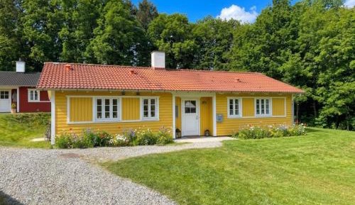 Three-Bedroom Vacation Home 