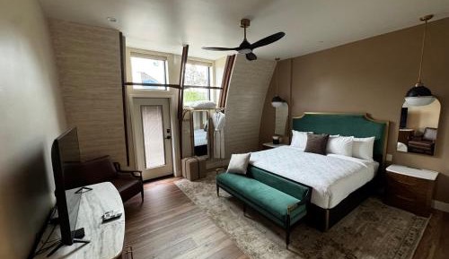 Superior King Room